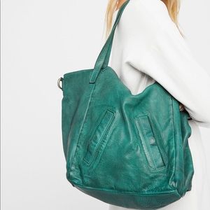 🎉HP🎉 Free People Lucca Washed Leather Tote